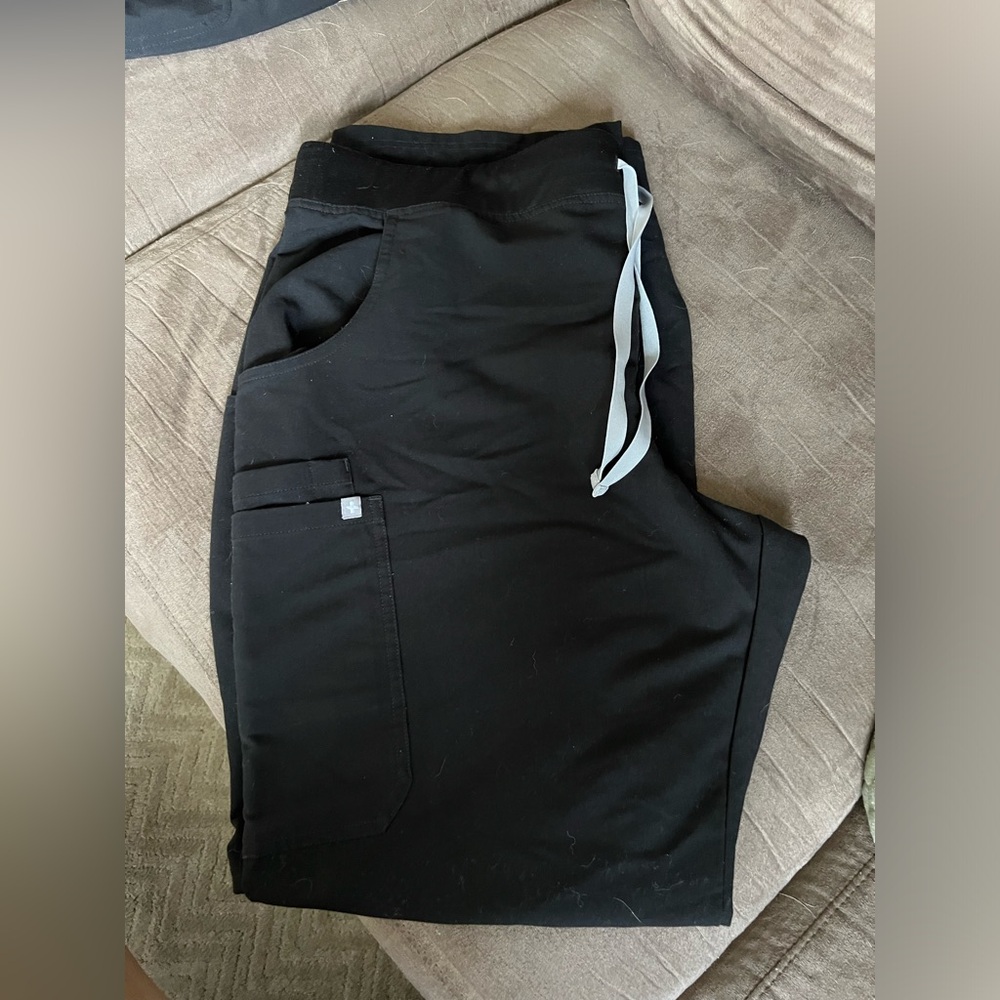 Women’s FIGS Black XL TALL Scrub Pants